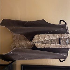 Fluffy suede vest, size M, 2 side pockets